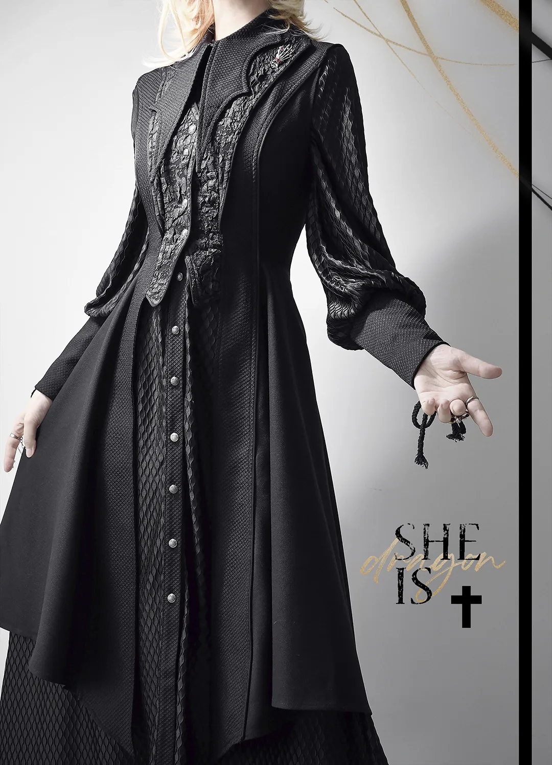 他/她是龙  长款王子装